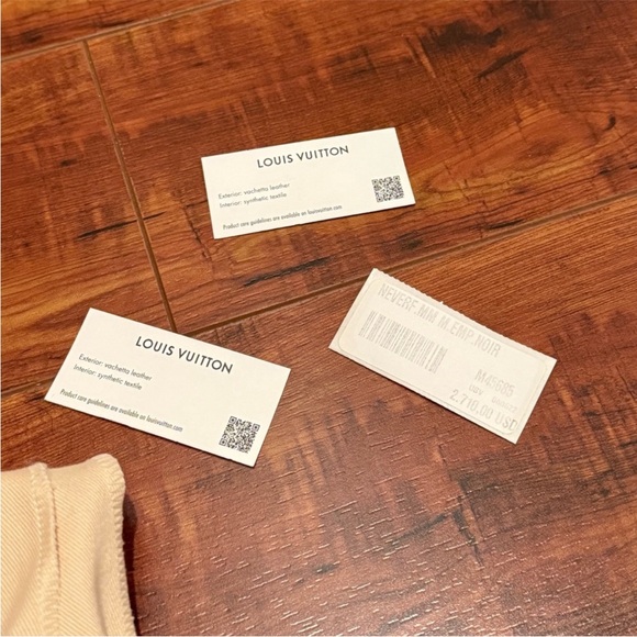 Louis Vuitton Product Information Cards - Picture 9 of 9
